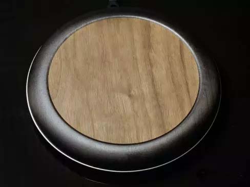 美国KerfCase发布一款采用先进复合资料技术的无线充电器