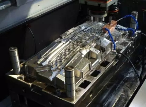 招致注塑模具制造困难的要素有哪些