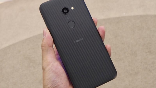 夏普最新的智能手机背板采用芳纶纤维制成