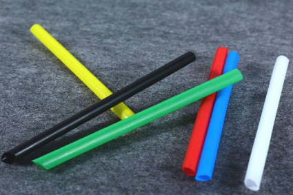 星巴克等公司将在未来几年里逐步淘汰塑料吸管