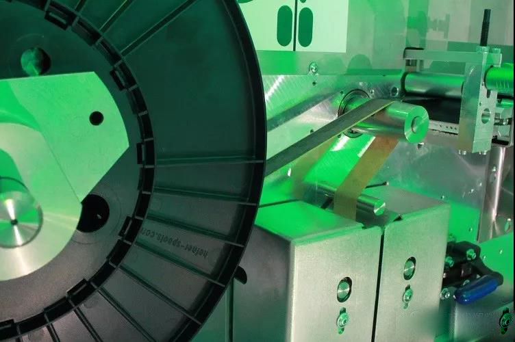 订制碳纤维带材，完成本钱低多选择的批量生产