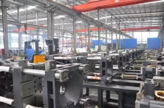 注塑机维修手册：锁模部分14种成绩的处置方法